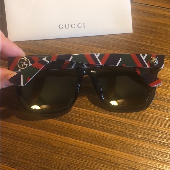 GUCCI Striped 55mm Mirrored Square Sunglasses - Picture 6 of 8